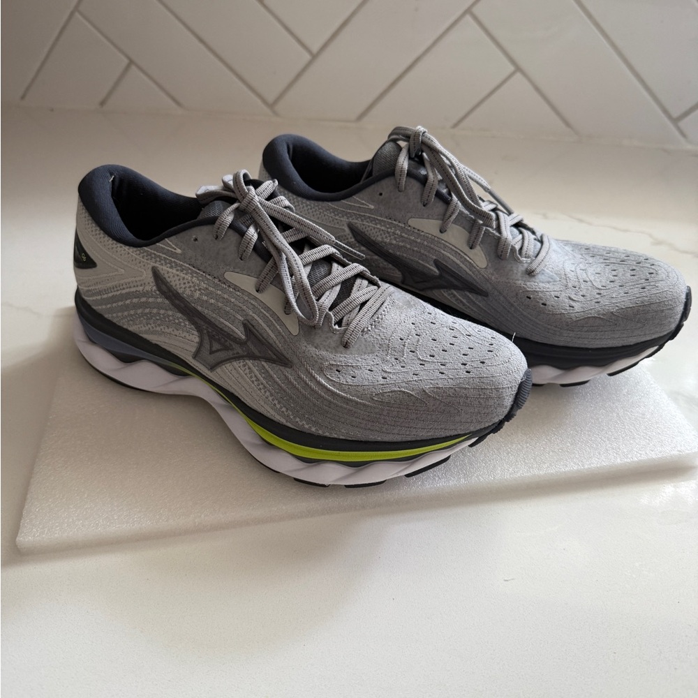 Mizuno Wave 6 Running Sneakers